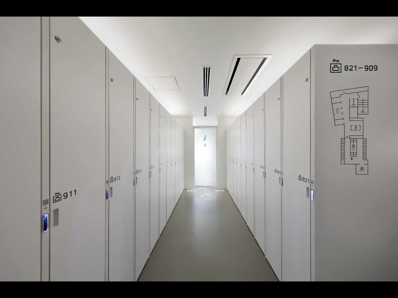 Capsule hotel Nine Hours Kamata Tokyo