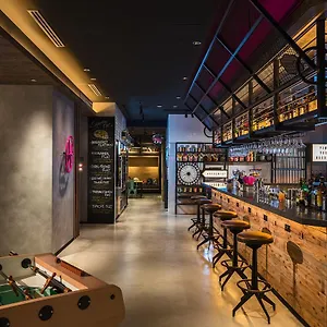 モクシー大阪本町 By マリオット 4* 大阪市